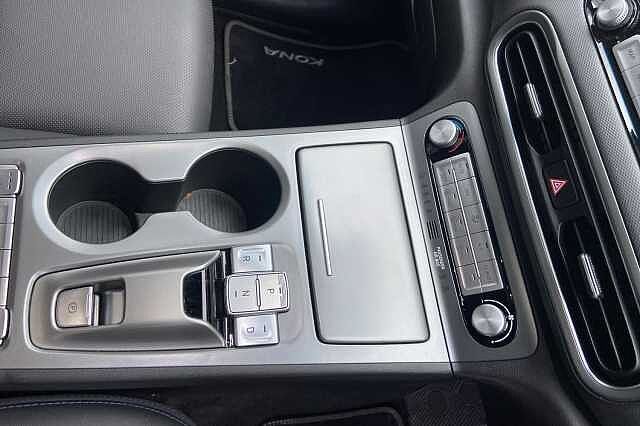 Hyundai Kona 64kWh Ultimate SUV 5dr Electric Auto (10.5kW Charger) (204 ps)