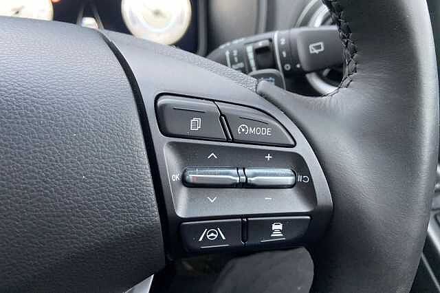 Hyundai Kona 64kWh Ultimate SUV 5dr Electric Auto (10.5kW Charger) (204 ps)