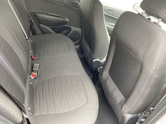 Hyundai i10 1.2 Premium Hatchback 5dr Petrol Auto Euro 6 (s/s) (84 ps)
