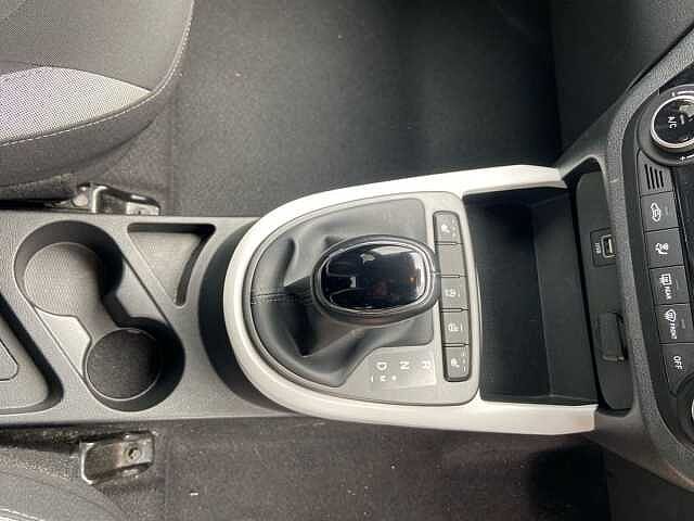 Hyundai i10 1.2 Premium Hatchback 5dr Petrol Auto Euro 6 (s/s) (84 ps)