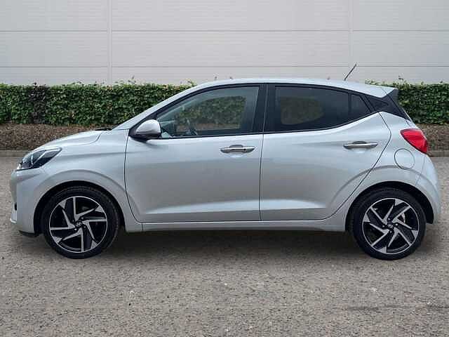 Hyundai i10 1.2 Premium Hatchback 5dr Petrol Auto Euro 6 (s/s) (84 ps)