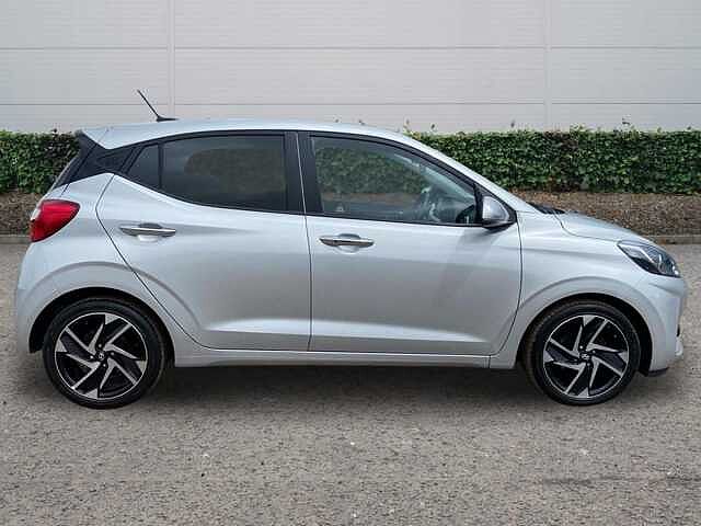 Hyundai i10 1.2 Premium Hatchback 5dr Petrol Auto Euro 6 (s/s) (84 ps)