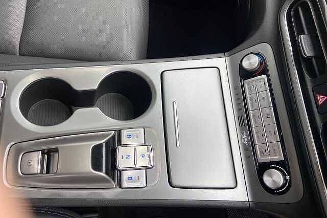 Hyundai Kona 64kWh Ultimate SUV 5dr Electric Auto (10.5kW Charger) (204 ps)
