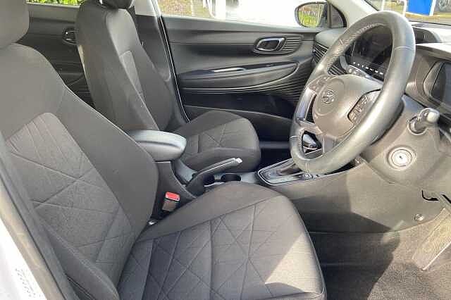 Hyundai BAYON 1.0 T-GDi MHEV Premium SUV 5dr Petrol Hybrid DCT Euro 6 (s/s) (100 ps) White