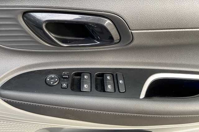 Hyundai BAYON 1.0 T-GDi MHEV Ultimate SUV 5dr Petrol Hybrid DCT Euro 6 (s/s) (100 ps) Blue