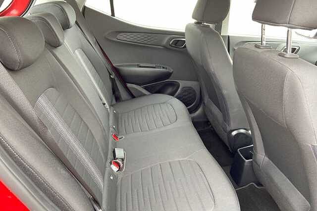 Hyundai i10 1.2 SE Connect Hatchback 5dr Petrol Manual Euro 6 (s/s) (84 ps)