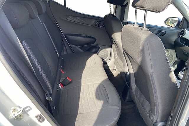 Hyundai i10 1.2 Premium Hatchback 5dr Petrol Auto Euro 6 (s/s) (84 ps)