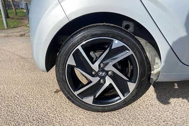 Hyundai i10 1.2 Premium Hatchback 5dr Petrol Auto Euro 6 (s/s) (84 ps)