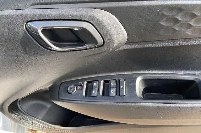 Hyundai i10 1.2 Premium Hatchback 5dr Petrol Auto Euro 6 (s/s) (84 ps)