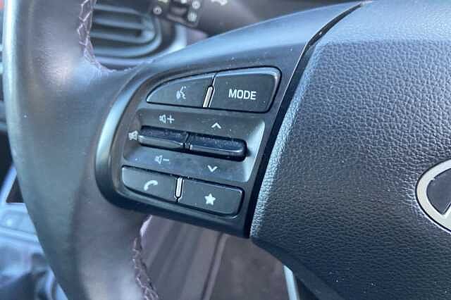 Hyundai i10 1.2 Premium Hatchback 5dr Petrol Auto Euro 6 (s/s) (84 ps)