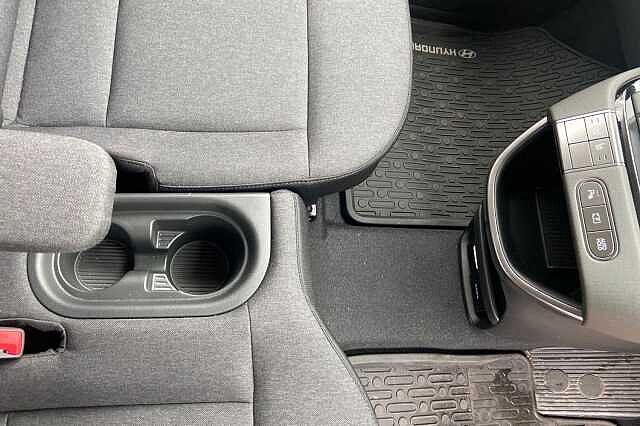 Hyundai INSTER 5dr Hat 85kw 2 49kwh Abyss Black