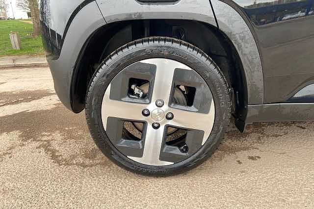 Hyundai INSTER 5dr Hat 85kw 2 49kwh Abyss Black