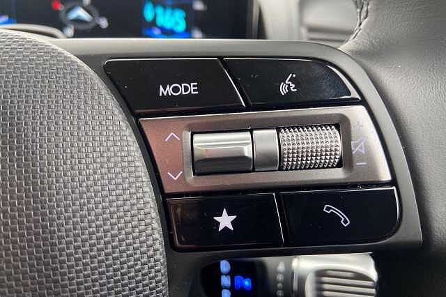 Hyundai INSTER 5dr Hat 85kw 2 49kwh Abyss Black