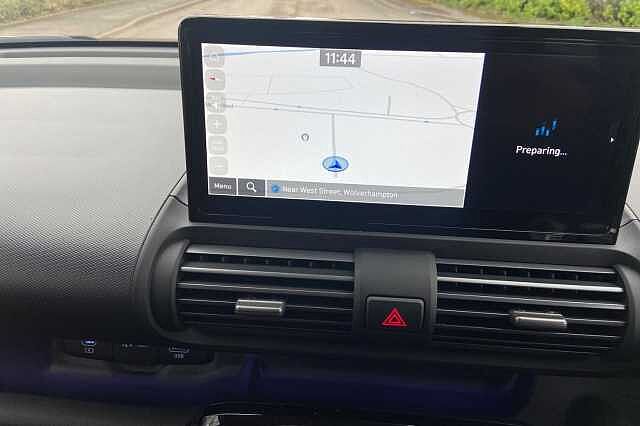 Hyundai INSTER 5dr Hat 85kw 2 49kwh Abyss Black