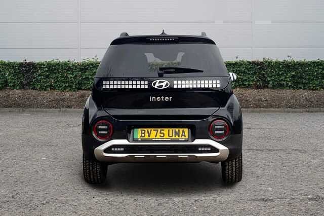 Hyundai INSTER 5dr Hat 85kw 2 49kwh Abyss Black