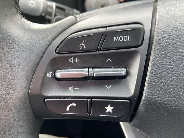 Hyundai Kona 64kWh Ultimate SUV 5dr Electric Auto (10.5kW Charger) (204 ps)