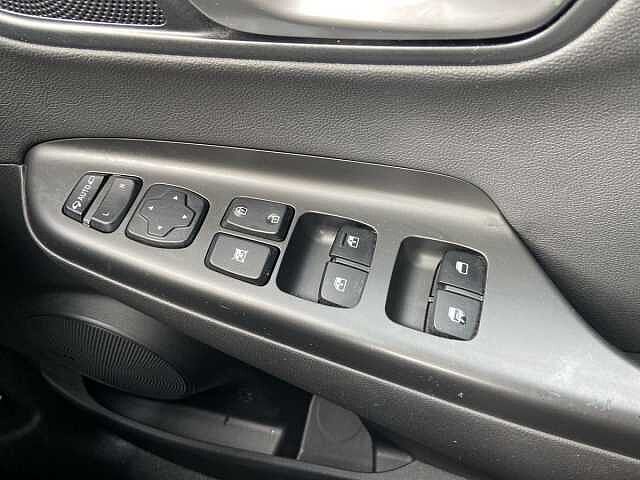 Hyundai Kona 64kWh Ultimate SUV 5dr Electric Auto (10.5kW Charger) (204 ps)