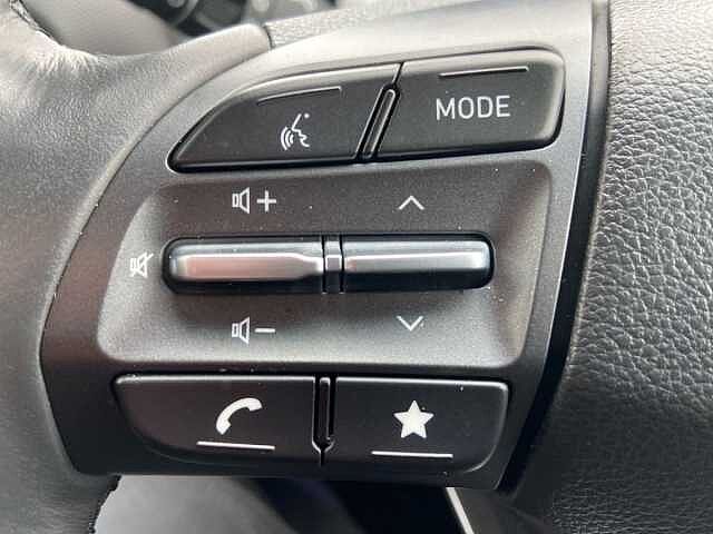 Hyundai Kona 64kWh Ultimate SUV 5dr Electric Auto (10.5kW Charger) (204 ps)