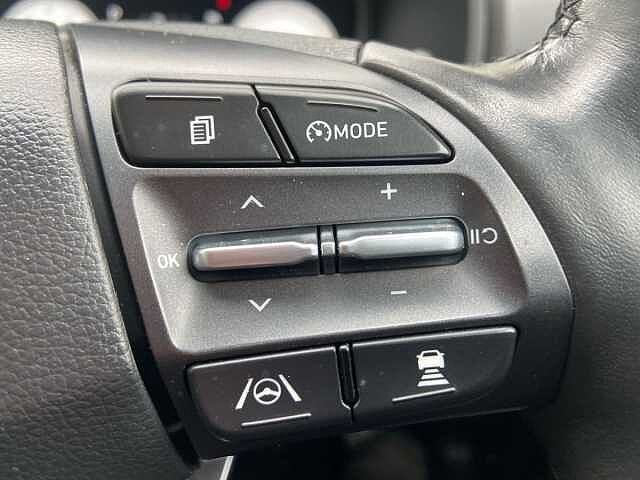 Hyundai Kona 64kWh Ultimate SUV 5dr Electric Auto (10.5kW Charger) (204 ps)