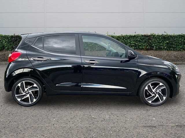 Hyundai i10 1.2 Premium Hatchback 5dr Petrol Manual Euro 6 (s/s) (79 ps)