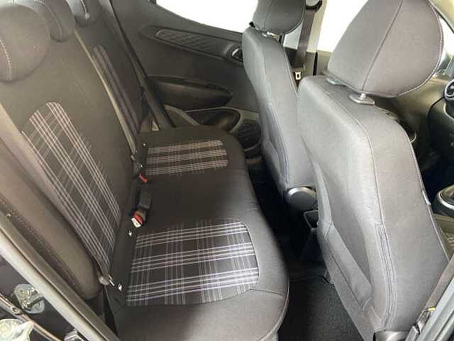 Hyundai i10 1.2 Premium Hatchback 5dr Petrol Manual Euro 6 (s/s) (79 ps)