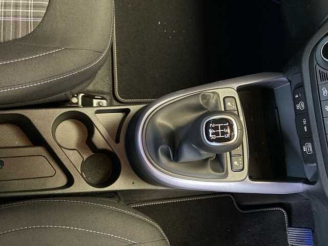 Hyundai i10 1.2 Premium Hatchback 5dr Petrol Manual Euro 6 (s/s) (79 ps)