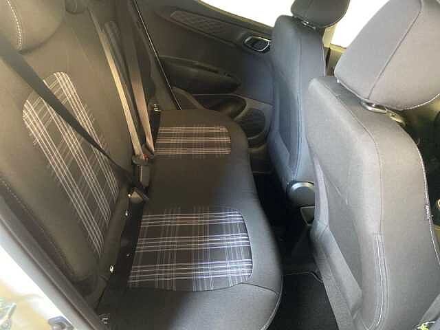 Hyundai i10 1.2 Premium Hatchback 5dr Petrol Manual Euro 6 (s/s) (79 ps)