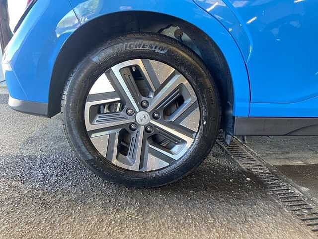 Hyundai Kona 64kWh Ultimate SUV 5dr Electric Auto (10.5kW Charger) (204 ps)