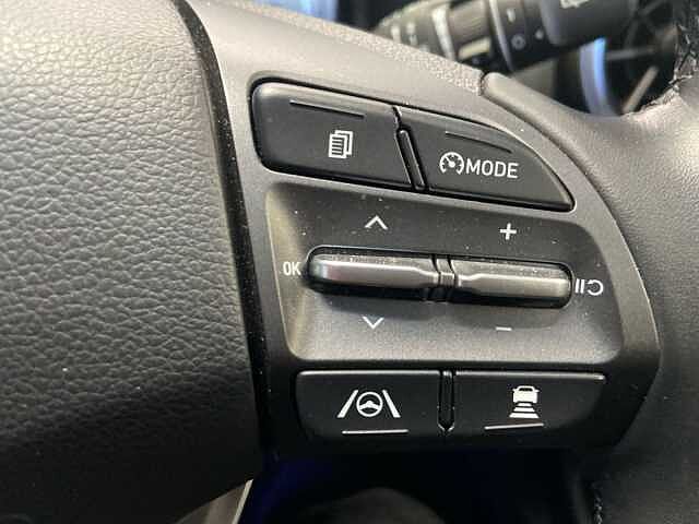 Hyundai Kona 64kWh Ultimate SUV 5dr Electric Auto (10.5kW Charger) (204 ps)