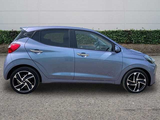 Hyundai i10 1.2 Premium Hatchback 5dr Petrol Auto Euro 6 (s/s) (79 ps)