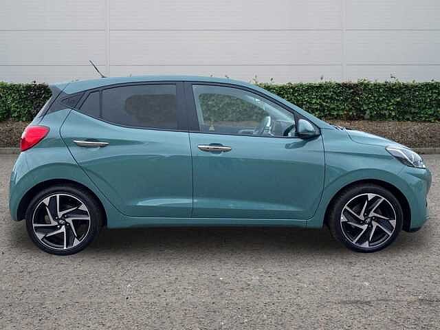 Hyundai i10 1.0 Premium Hatchback 5dr Petrol Auto Euro 6 (s/s) (67 ps)