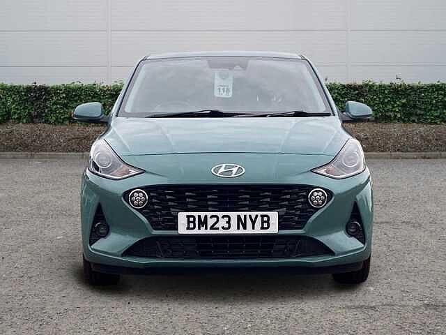 Hyundai i10 1.0 Premium Hatchback 5dr Petrol Auto Euro 6 (s/s) (67 ps)