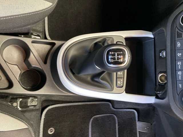 Hyundai i10 1.0 Premium Hatchback 5dr Petrol Manual Euro 6 (s/s) (67 ps)
