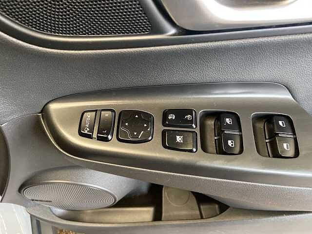 Hyundai Kona 64kWh Ultimate SUV 5dr Electric Auto (10.5kW Charger) (204 ps)