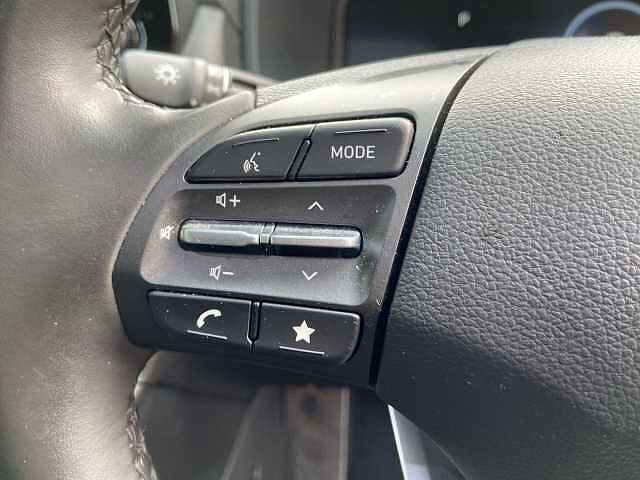 Hyundai Kona 64kWh Ultimate SUV 5dr Electric Auto (10.5kW Charger) (204 ps)