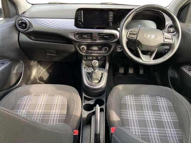 Hyundai i10 1.2 Premium Hatchback 5dr Petrol Manual Euro 6 (s/s) (84 ps)