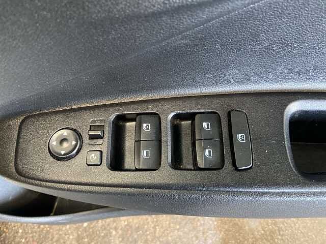 Hyundai i10 1.2 Premium Hatchback 5dr Petrol Manual Euro 6 (s/s) (84 ps)