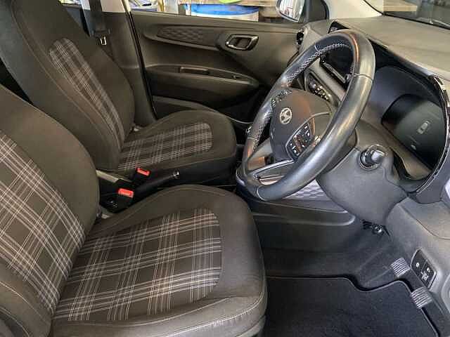 Hyundai i10 1.2 Premium Hatchback 5dr Petrol Manual Euro 6 (s/s) (84 ps)