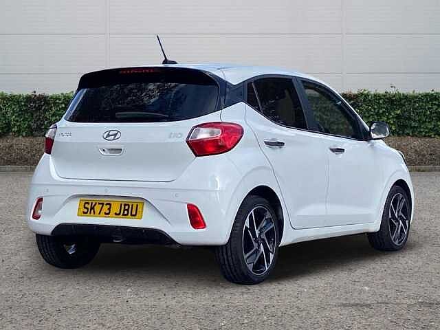 Hyundai i10 1.2 Premium Hatchback 5dr Petrol Manual Euro 6 (s/s) (84 ps)