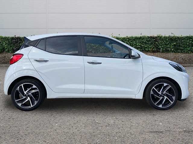 Hyundai i10 1.2 Premium Hatchback 5dr Petrol Manual Euro 6 (s/s) (84 ps)