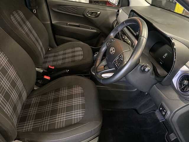 Hyundai i10 1.2 Premium Hatchback 5dr Petrol Auto Euro 6 (s/s) (84 ps)