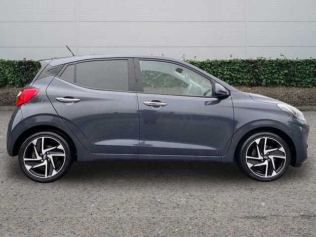 Hyundai i10 1.2 Premium Hatchback 5dr Petrol Auto Euro 6 (s/s) (84 ps)